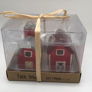 Farm House salt & pepper shakers